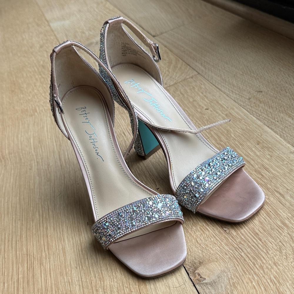 Betsey Johnson danny rhinestone Glitter Heels 7.5